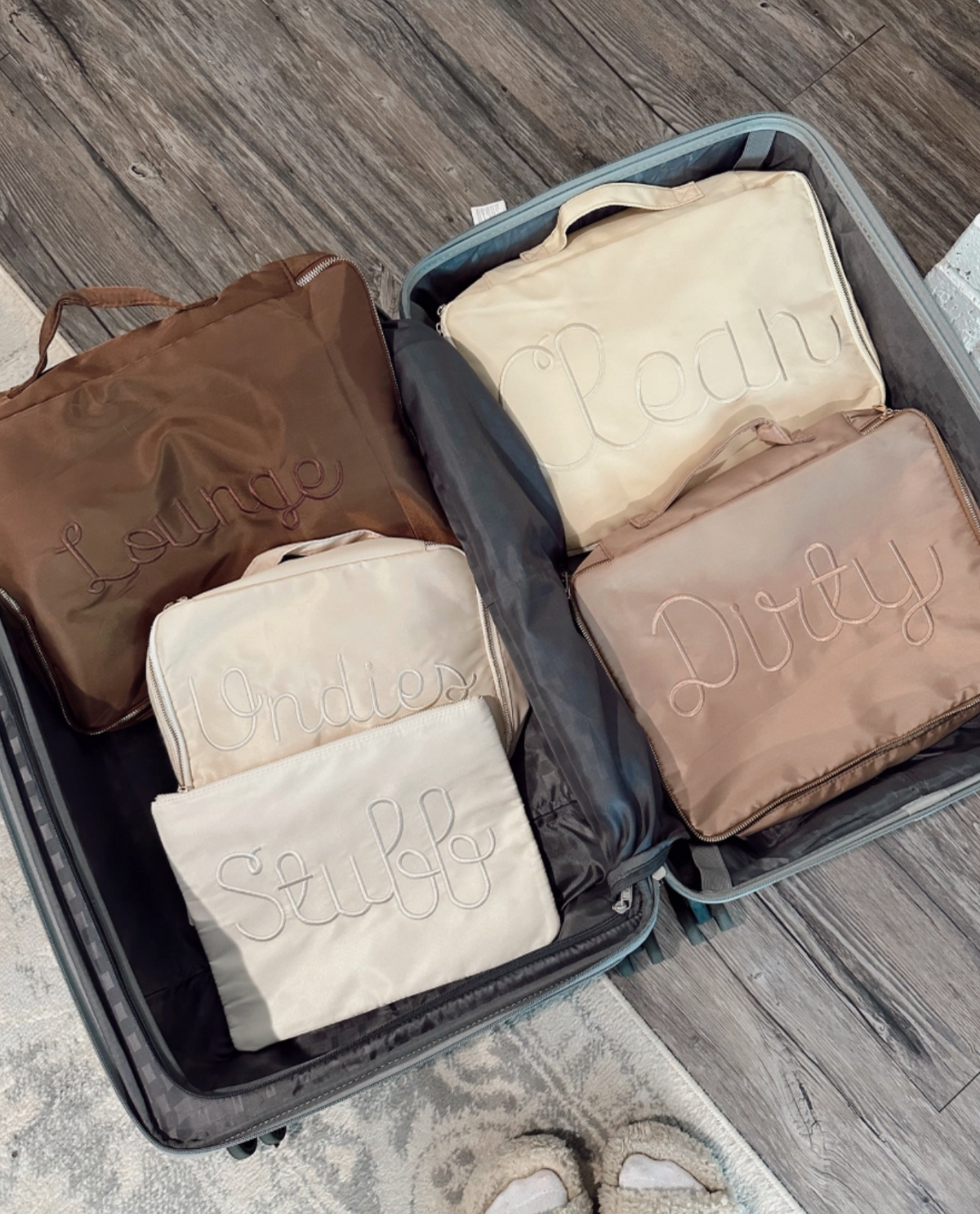 Embroidered Packing Cubes Set